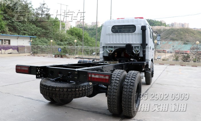 四驅雙排越野車,越野專用車底盤,東風多利卡底盤,四驅輕卡底盤,東風小霸王越野車,140馬力卡車底盤