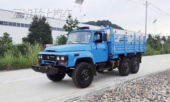 東風六驅卡車,六驅尖頭卡車,越野卡車,EQ2082,二噸半柴油越野車,東風軍車