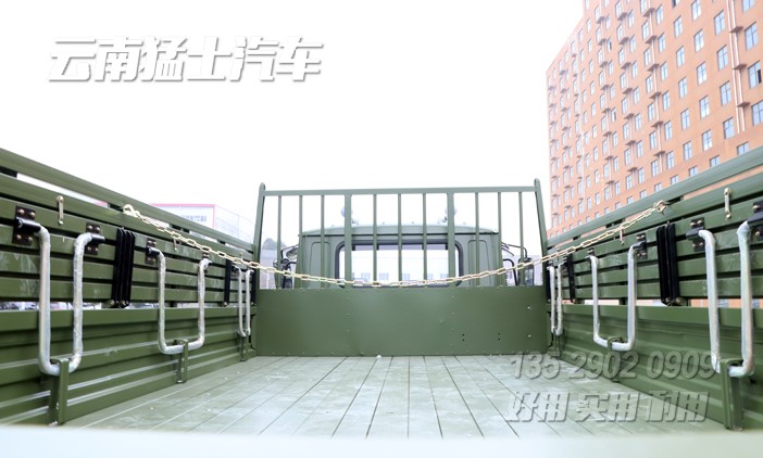 東風(fēng)六驅(qū)尖頭卡車,六驅(qū)越野卡車,六驅(qū)長頭貨車,東風(fēng)6*6卡車,EQ2100,3.5噸長頭貨車,東風(fēng)四驅(qū)六驅(qū)越野車