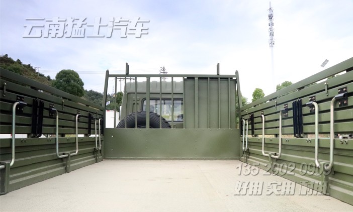 東風天錦出口車,越野運兵車,越野卡車,六驅卡車,6*6越野載貨車