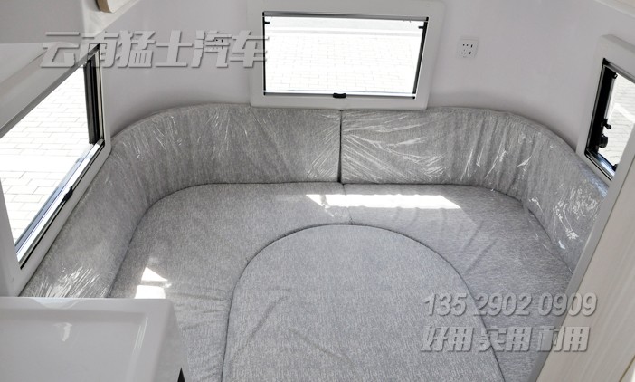 拖掛房車,德國(guó)愛(ài)科底盤(pán),撞擊式剎車,房車定制,環(huán)保旅居車,可上戶的家用房車,進(jìn)口房車底盤(pán)