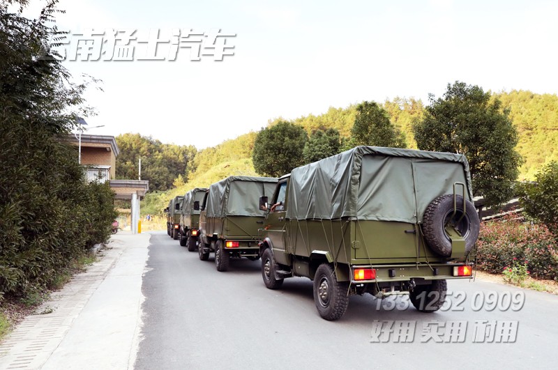四驅(qū)卡車(chē),專(zhuān)用車(chē)定制,四驅(qū)越野載貨車(chē),卡車(chē)出口,依維柯小型卡車(chē),改裝廠(chǎng)家