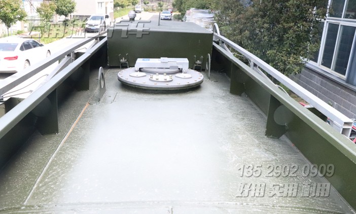 東風(fēng)六驅(qū)加運油車,10方加油車,尖頭加油車,EQ2100改裝,加油車銷售,多功能罐式運輸車