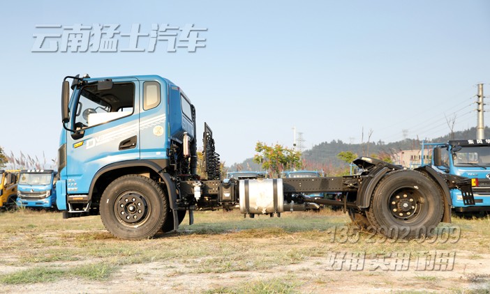 東風牽引頭教練車,平頭教練車,牽引半掛車駕照,A2駕照考試車,4*2考場拖頭