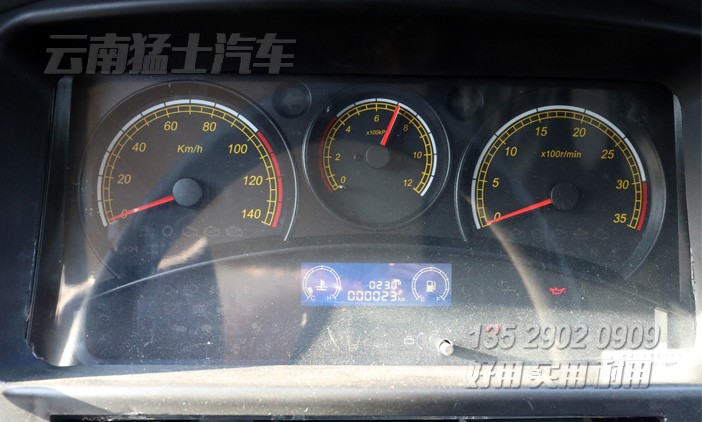 輕型自卸卡車,長頭自卸,3.5噸自卸汽車,出口自卸貨車,東風商用汽車,4x2自卸汽車
