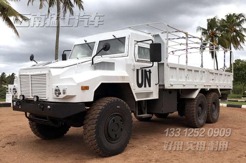 國際維和,反恐演練,六驅(qū)裝甲車,越野專用車,專用車定制,出口專用車,運兵車、救援車、服務(wù)車
