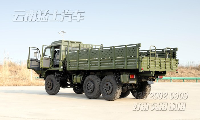 6*6運兵車,EQ2102N,雙排越野卡車,東風153雙排,六驅卡車配置,東風運兵車