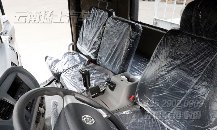 5.5米貨箱卡車,新款東風6*6,260馬力森林卡車,山地越野卡車,豪華卡車,惡劣路況專用車