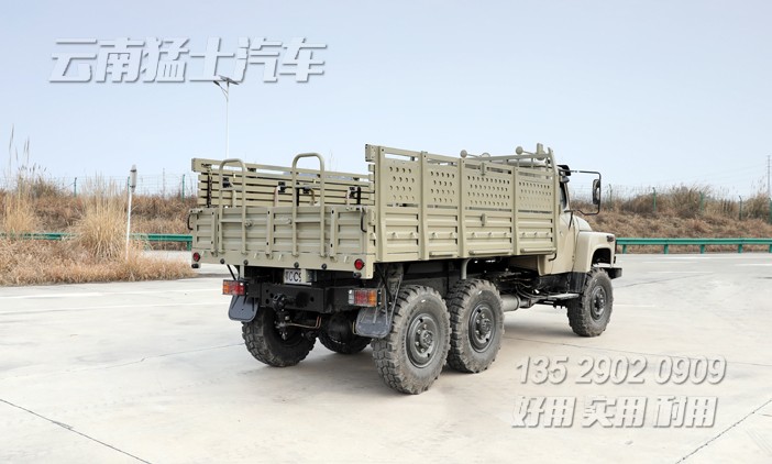 EQ240,東風六驅越野卡車,6*6長頭運兵車,長鼻子卡車,出口越野載貨車