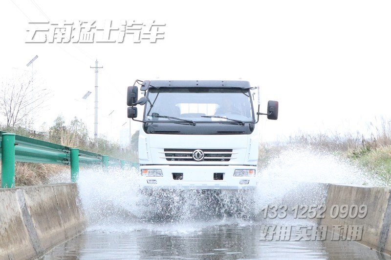 雙排輕卡,出口非洲,十堰泛亞貿易,汽車出口,四驅輕卡