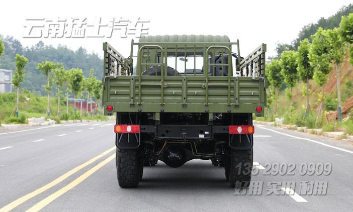 六驅(qū)平頭卡車(chē),高性?xún)r(jià)比卡車(chē),4米8貨箱卡車(chē),越野型貨車(chē),東風(fēng)卡車(chē)銷(xiāo)售