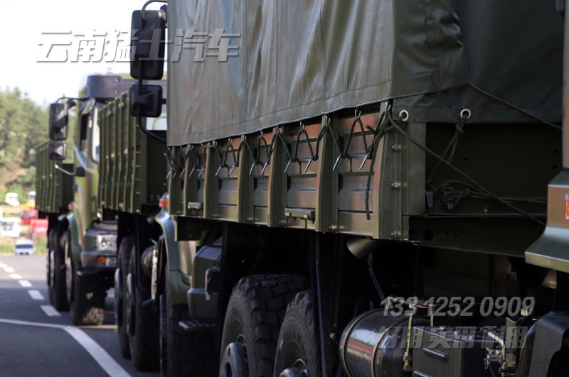 六驅卡車,拉木料卡車,車輛出口