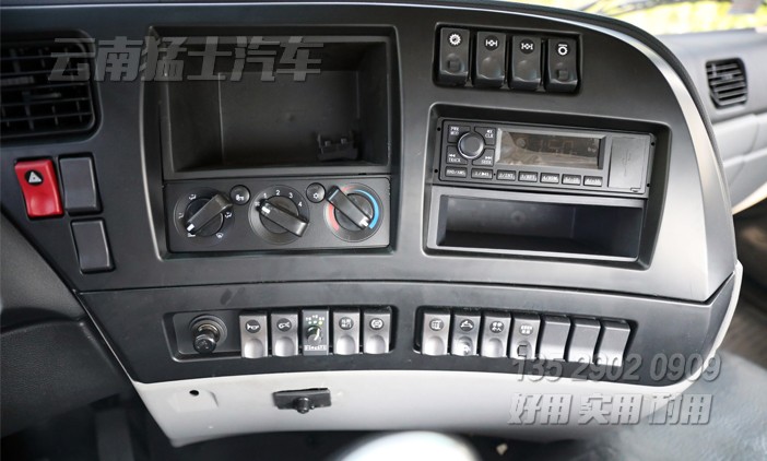 后八輪卡車底盤,六驅350馬力底盤,重型卡車底盤,專用車底盤改裝,濰柴發動機底盤,東風三橋車底盤