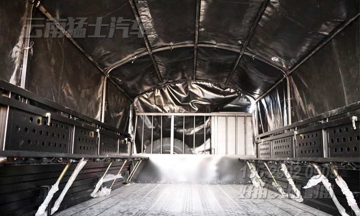 EQ2102,EQ246,東風6*6,黑色卡車出口,運兵車民用版,東風貨車銷售