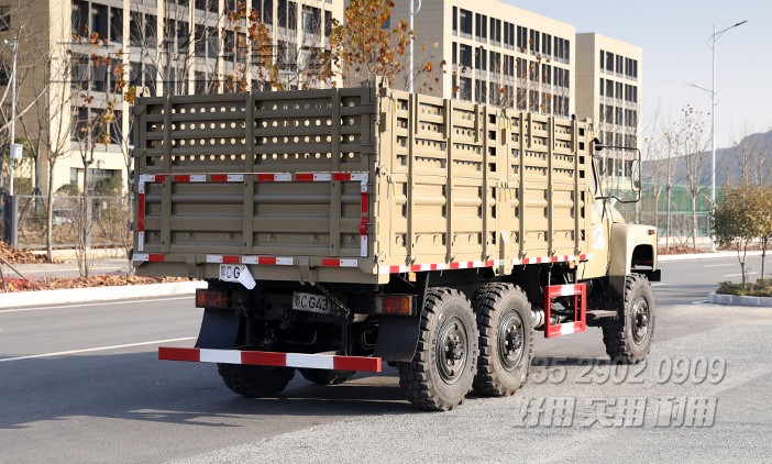 東風EQ240,二汽尖頭車,六驅越野車配置,經(jīng)典尖頭車