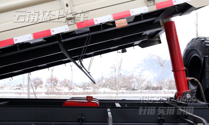 越野自卸車,六驅自卸車,6噸自卸車,木料砂石運輸車,210馬力貨車