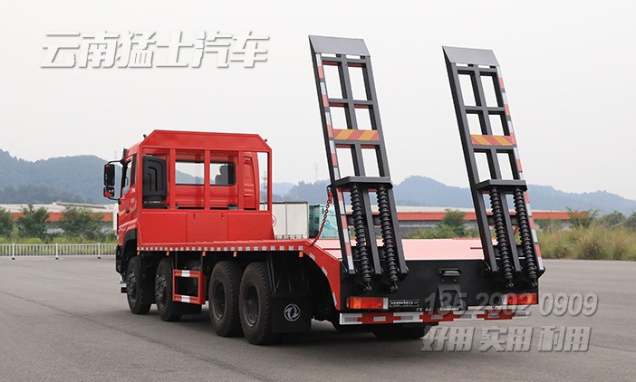 東風(fēng)天龍平板車,挖掘機平板車,爬梯平板車,9.4米板車,前四后八重型板車,DFH1310平板運輸車