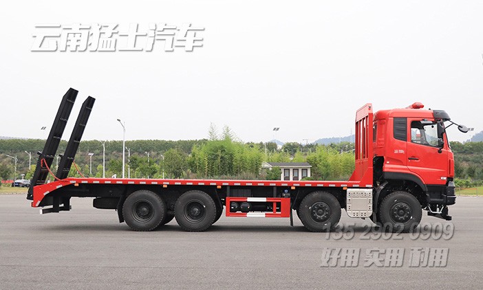 東風(fēng)天龍平板車,挖掘機平板車,爬梯平板車,9.4米板車,前四后八重型板車,DFH1310平板運輸車